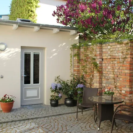 Haus Elli فندق روستوك
